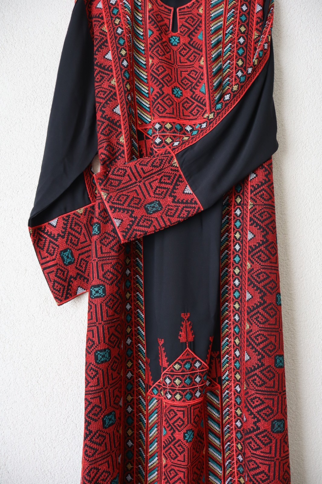 Traditional Palestinian / Jordanian Embroidered Thobe Kaftan Dress Black -ZAHIRA