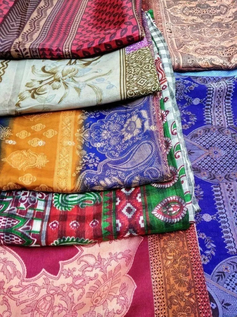 Lot Of 25 Vintage Indian Saree Mix Fabric Craft Used Art Multi color Sari
