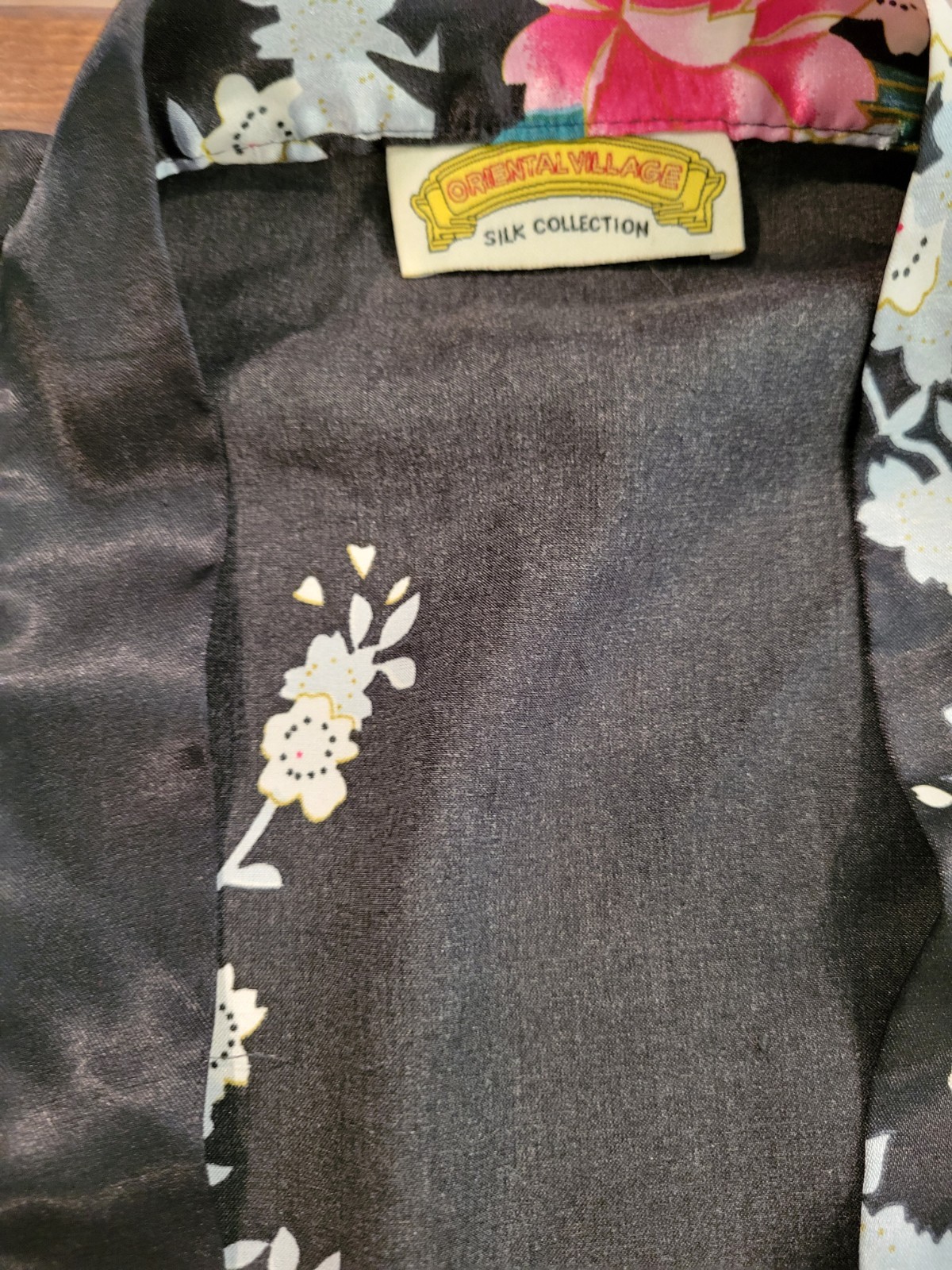 Oriental Village Women’s Silk Collection Kimono Robe Black Peacock Floral Belt