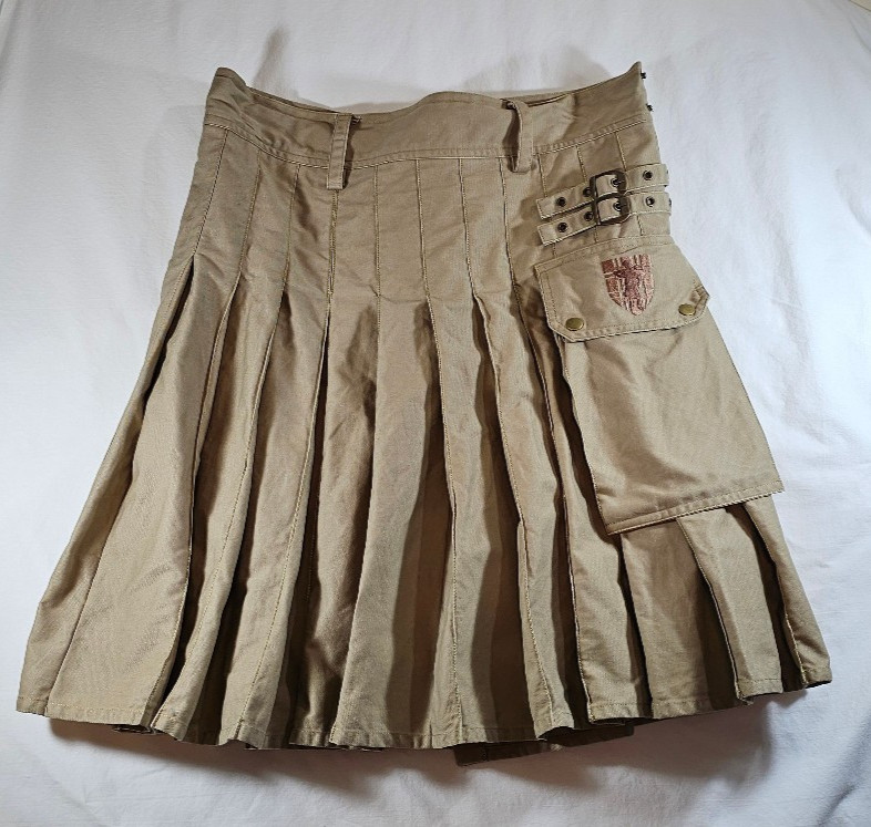 🪓 DAMN NEAR KILT EM KHAKI UTILITY KILT • MEN’S SIZE MEDIUM • CARGO POCKETS 🪓