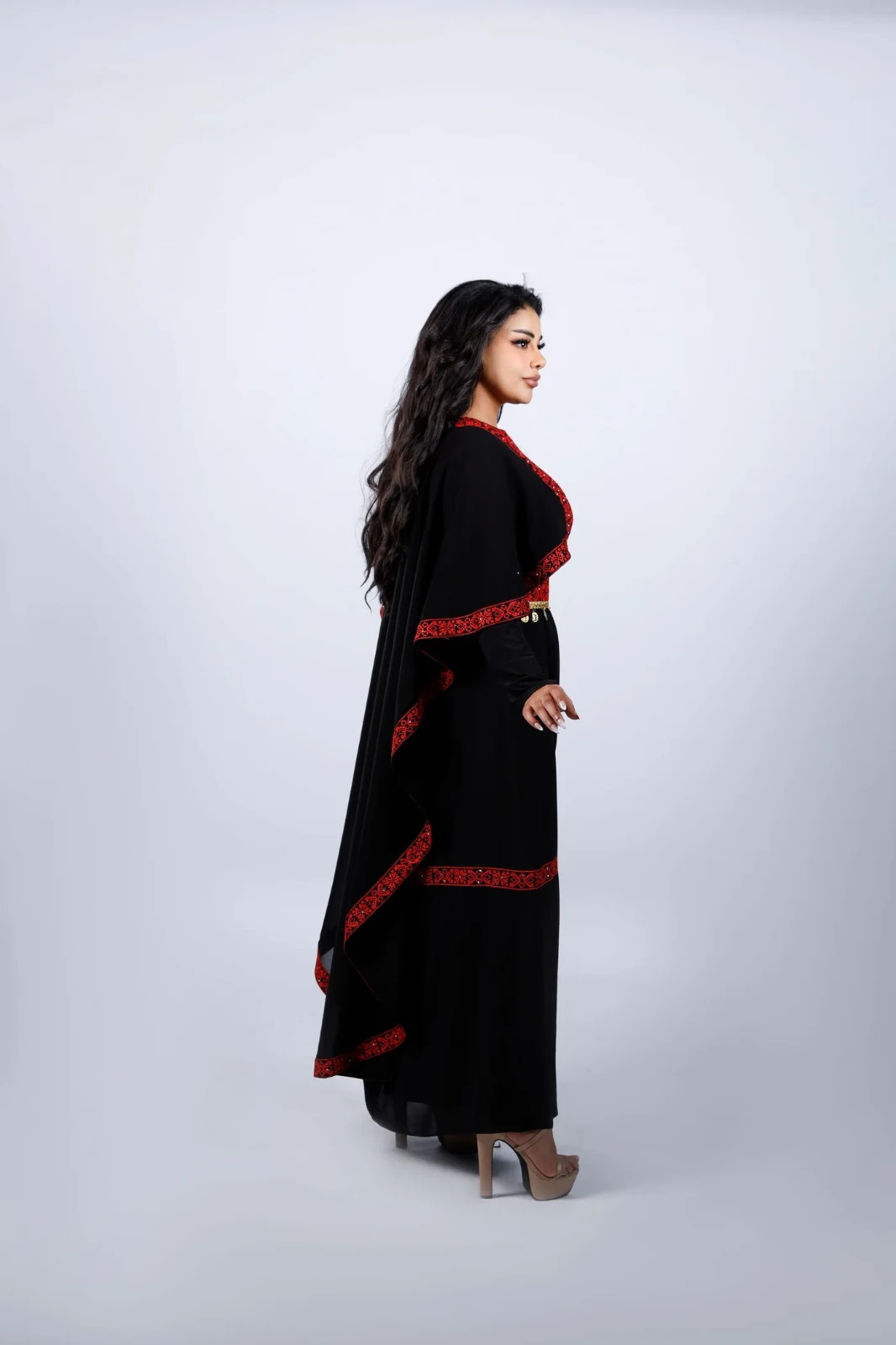 Luxury Black Palestinian Thobe – Hand-Embroidered Fallahi Art Built-in Coin Belt