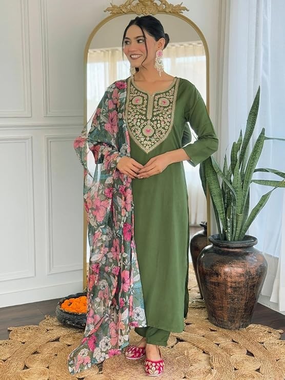 Women Plus Size Embroidered Green Kurta, Pants & Dupatta, 3 Piece Salwar Top
