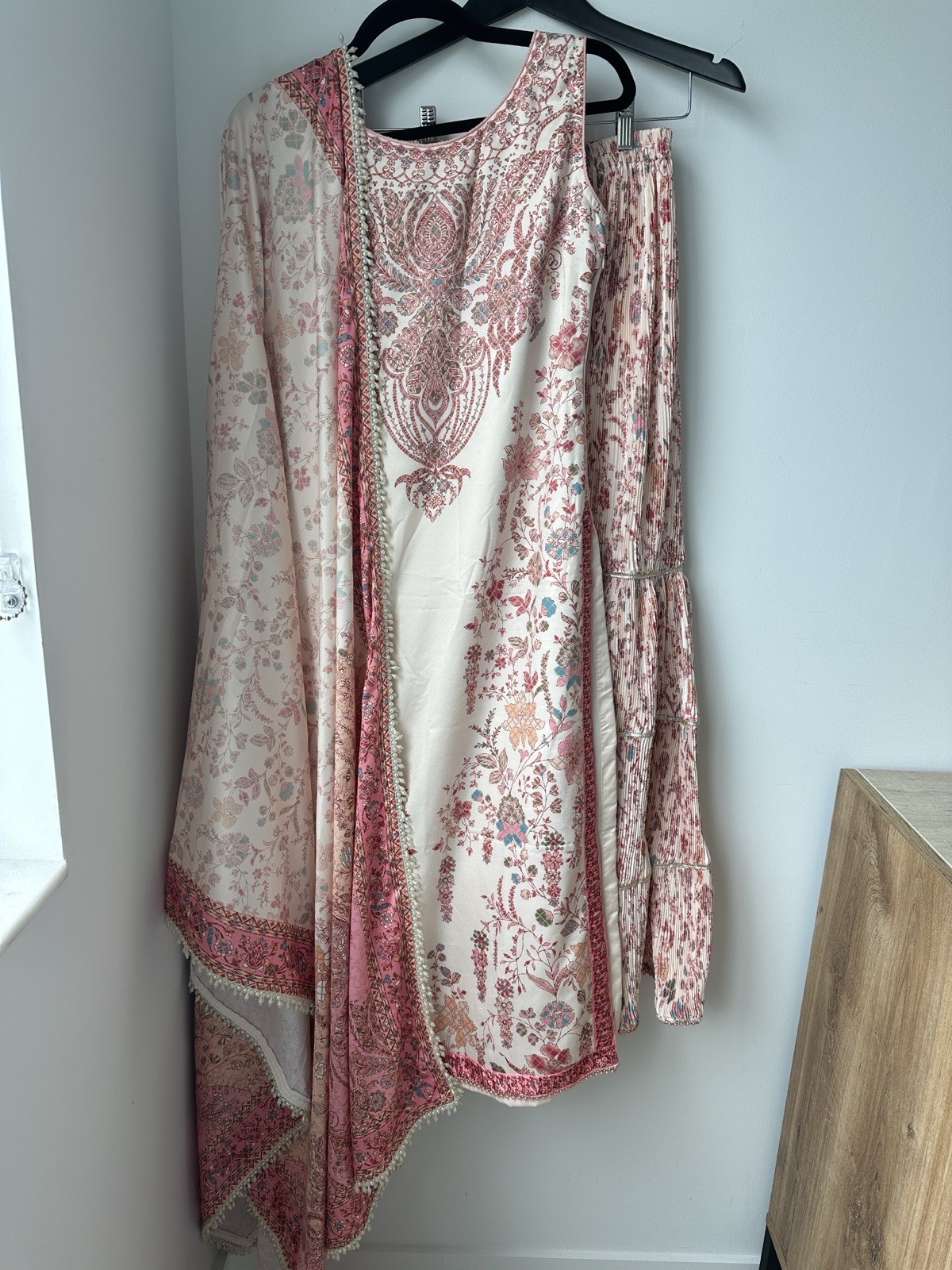 Lashkaraa Cream Multicolor Floral Printed Sharara Suit – NEW With Tags – Size S
