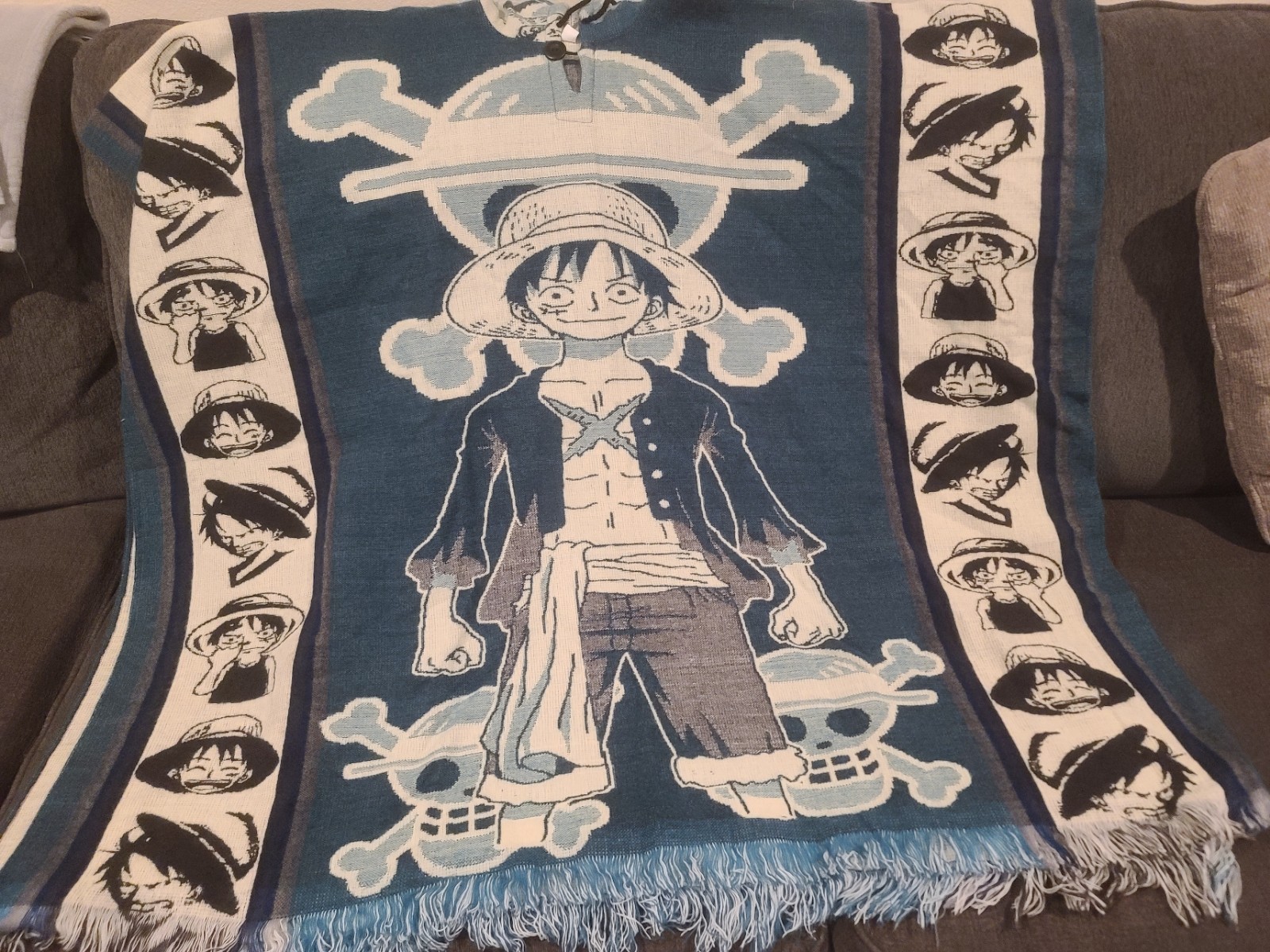 One Piece Monkey.D.Luffy Poncho New! Authentic mad in Ecuador