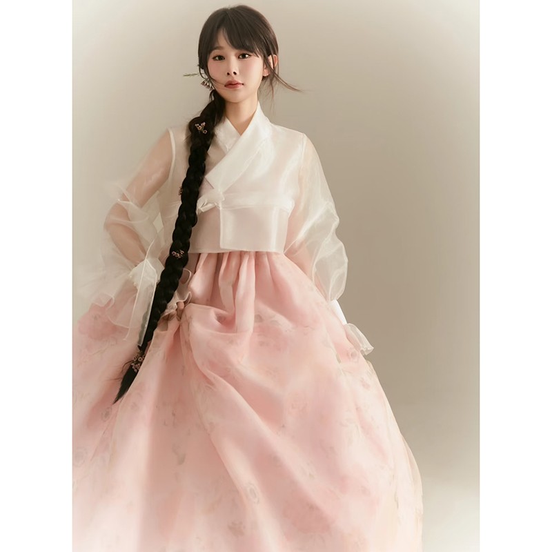 Dreamy Pink Hanbok – Modern Korean Court Style Dress for Solo Dance
