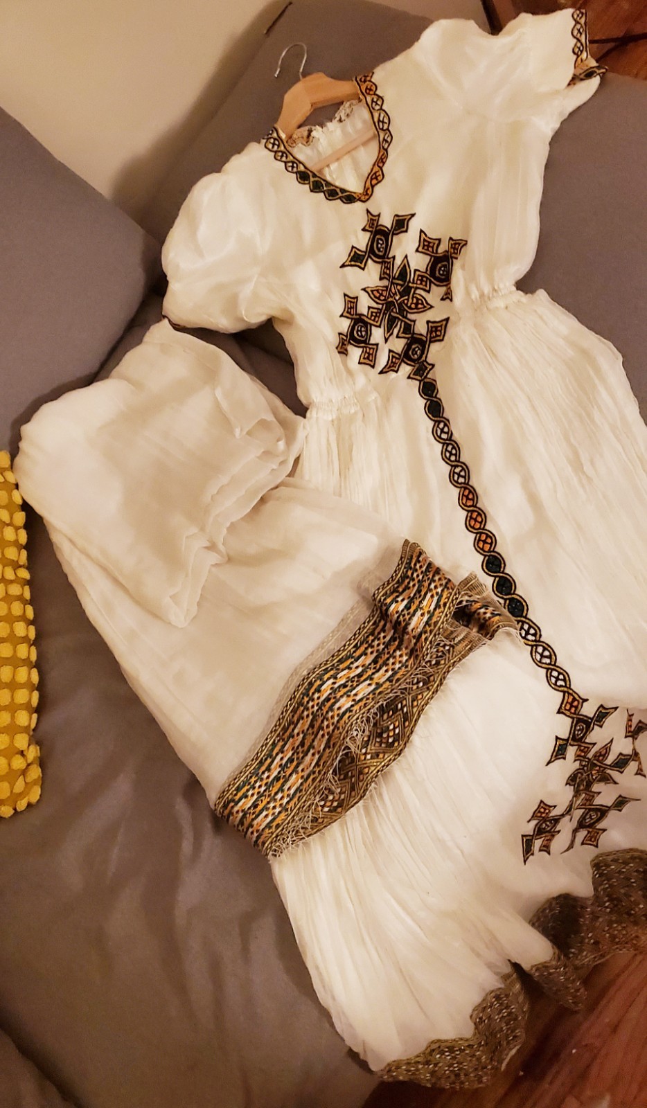 Beautiful Traditional Ethiopian & Eritrean Habesha Kemis – Women’s Size M