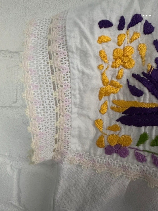 Embroidered Mexican Blouse In White Colored Flowers Size Per Measurements XS/S