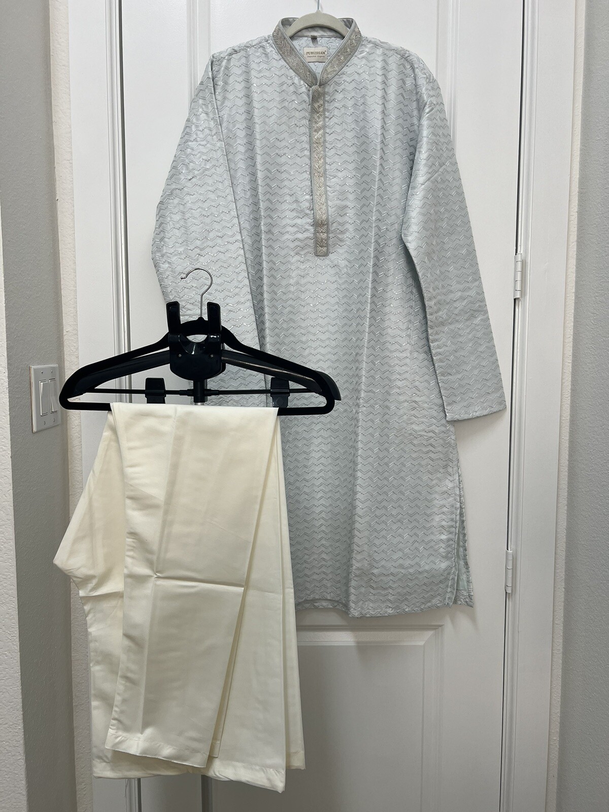 NEW Light Blue Men’s Self Embroidered Kurta And Ivory Pants 2XL