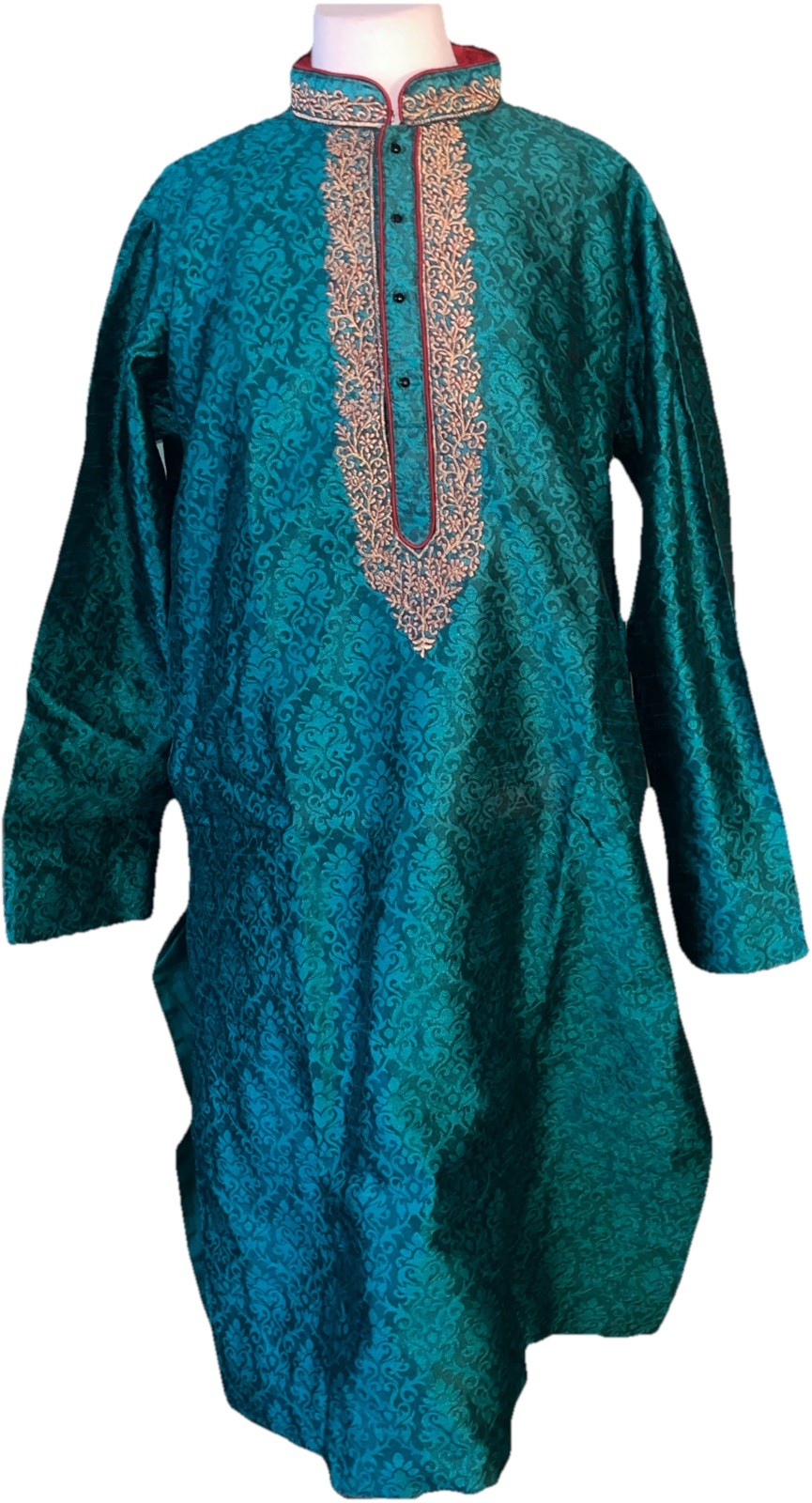 India Ethnic Men’s 2 Piece Green Kurta & Maroon Draw String Pant