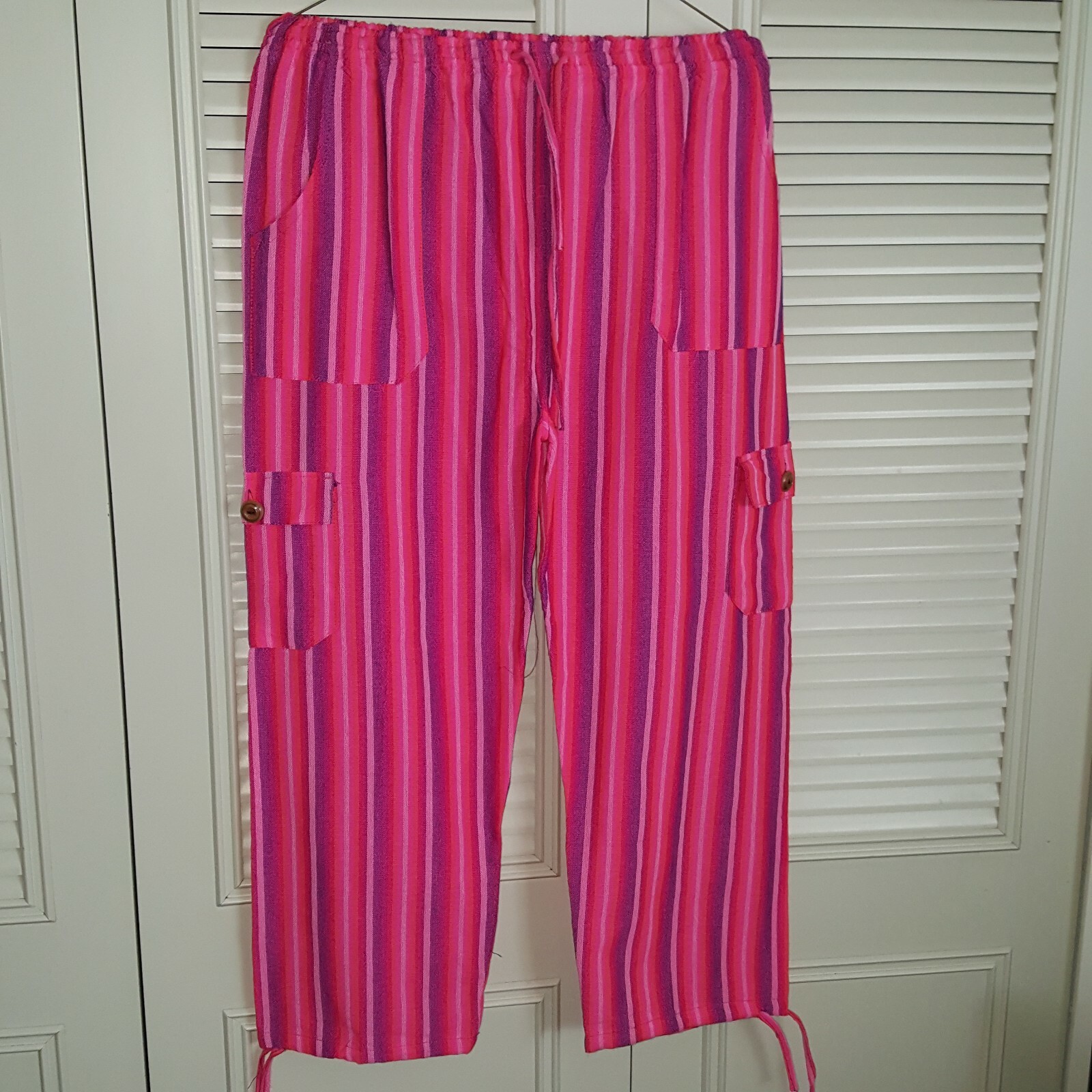 NEW HANDMADE BEACH CASUAL RED STRIPE SMALL PANTS CARGO POCKETS WOODEN BUTTONS