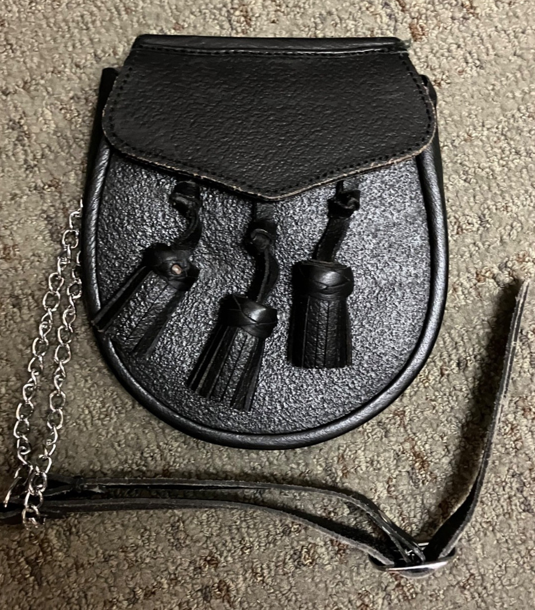Old Scottish Day Sporran w/Chain…Leather/Black
