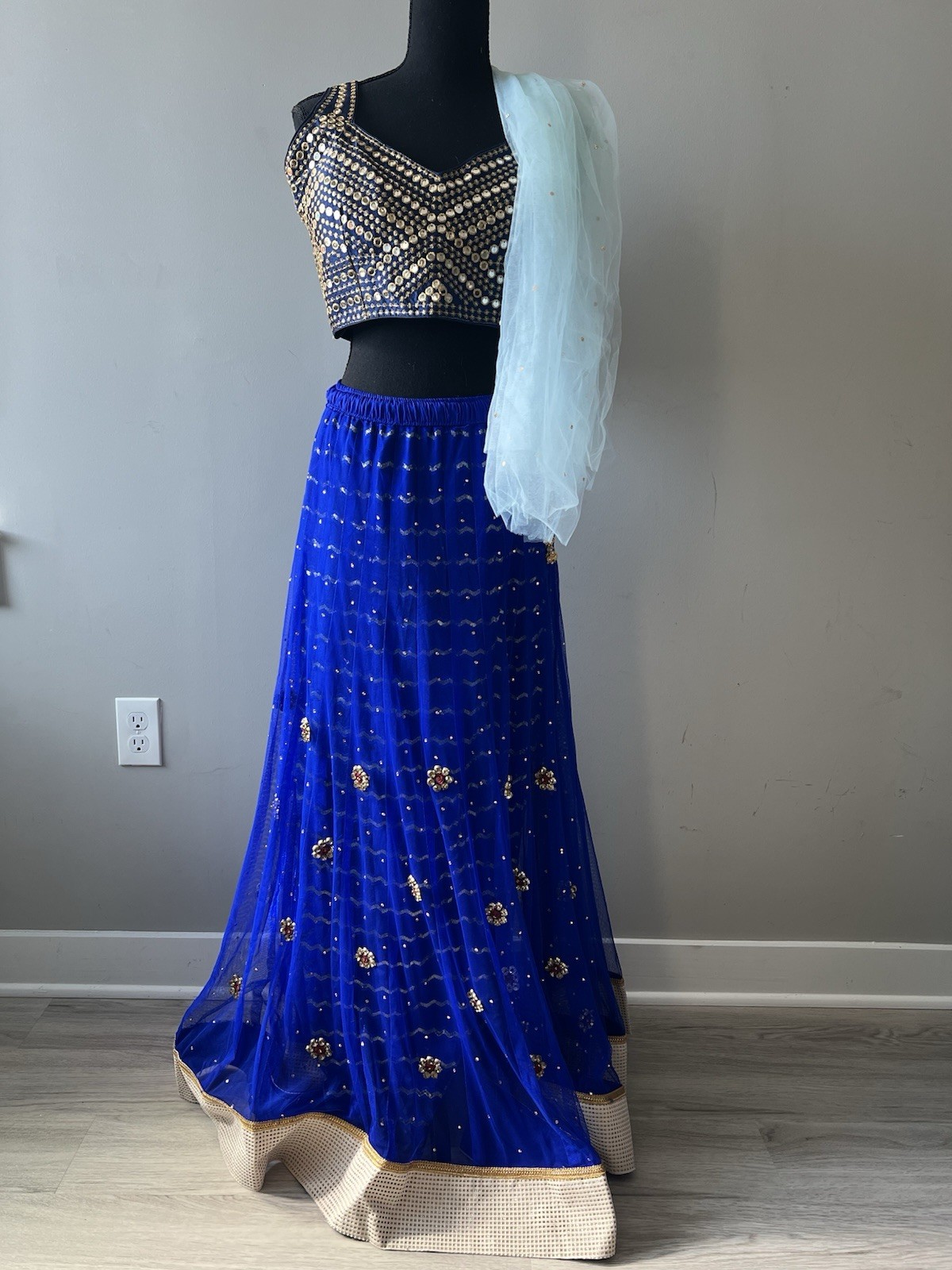 Women’s Indian Wedding Ceremony Blue Saree Lehanga With Scarf Jeweled