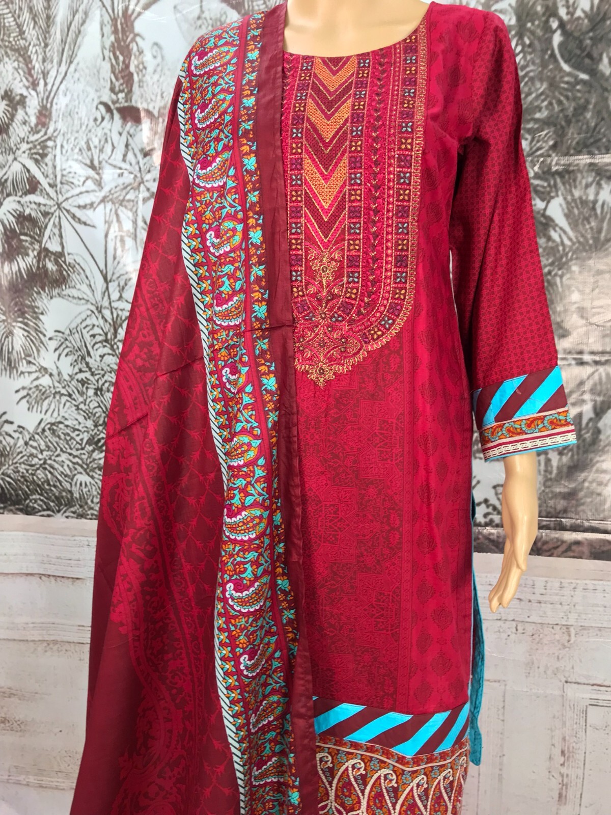 TAWAKKAL MAHRU EMBROIDERED LAWN Collection 3 PIECE SUIT READY TO WEAR