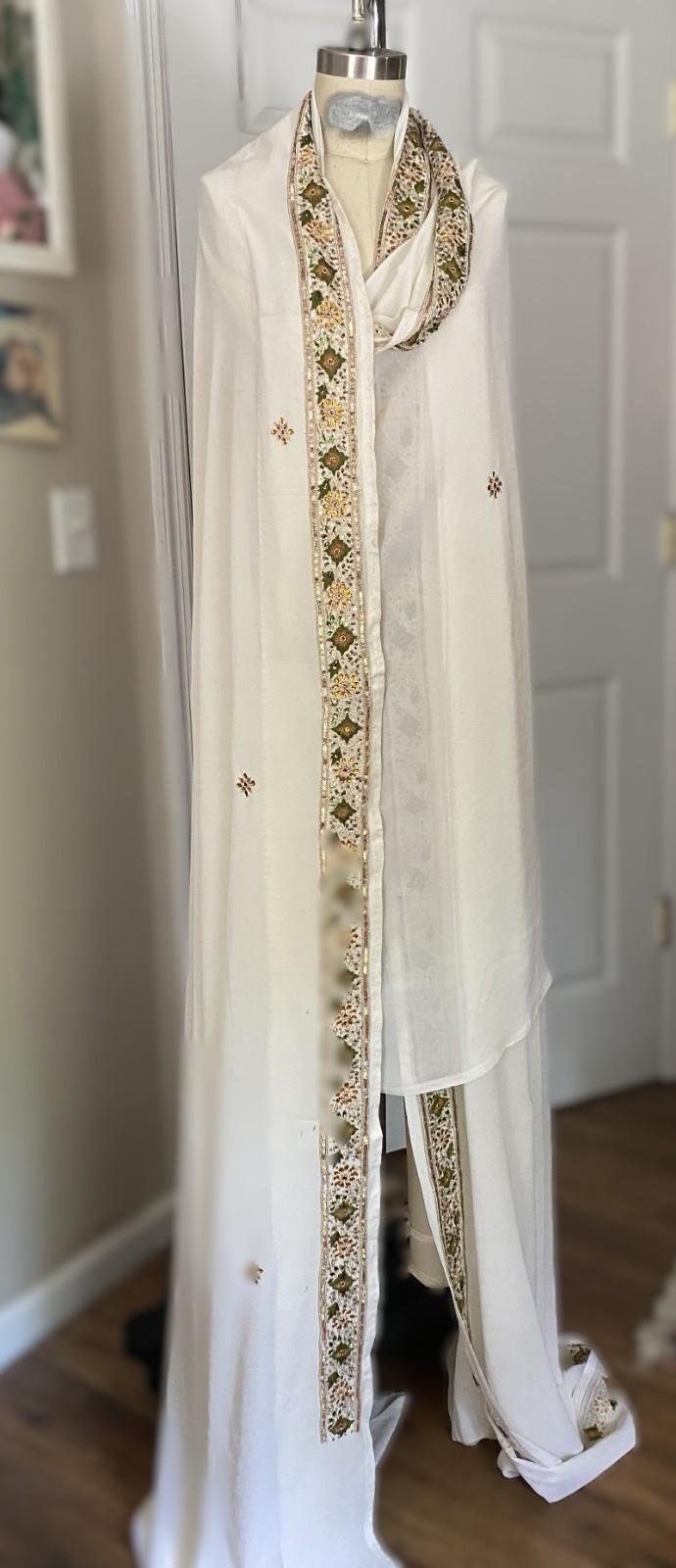 Gold IVORY Bridal 100% Silk Low Back SAREE sari Blouse Skirt Outfit *SMALL* B149