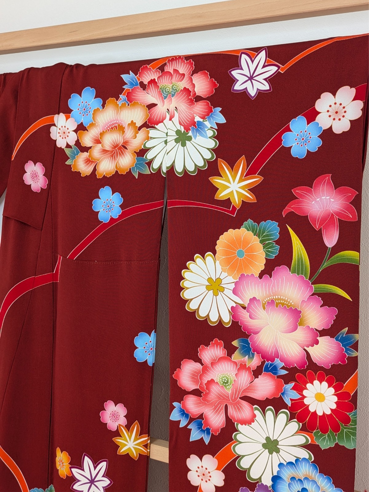 Japanese Kimono Silk Furisode Red Clouds Yuzen Colored Floral Big Oni-chirimen