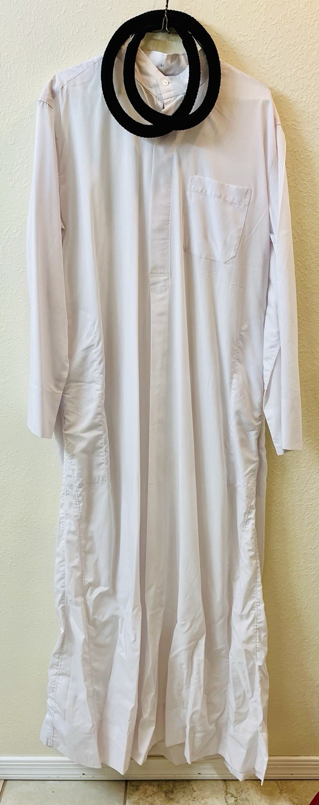 1980s White SAUDI Men’s Thobe Galabiya Kaftan & Egal Headband Muslim Clothing