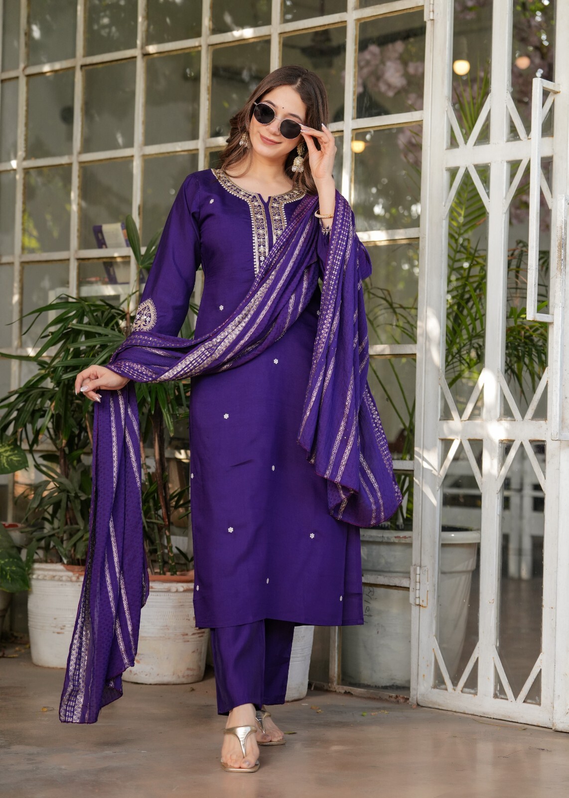 Women’ s Viscose Chanderi Embroidery Kurta with Pant & Dupatta