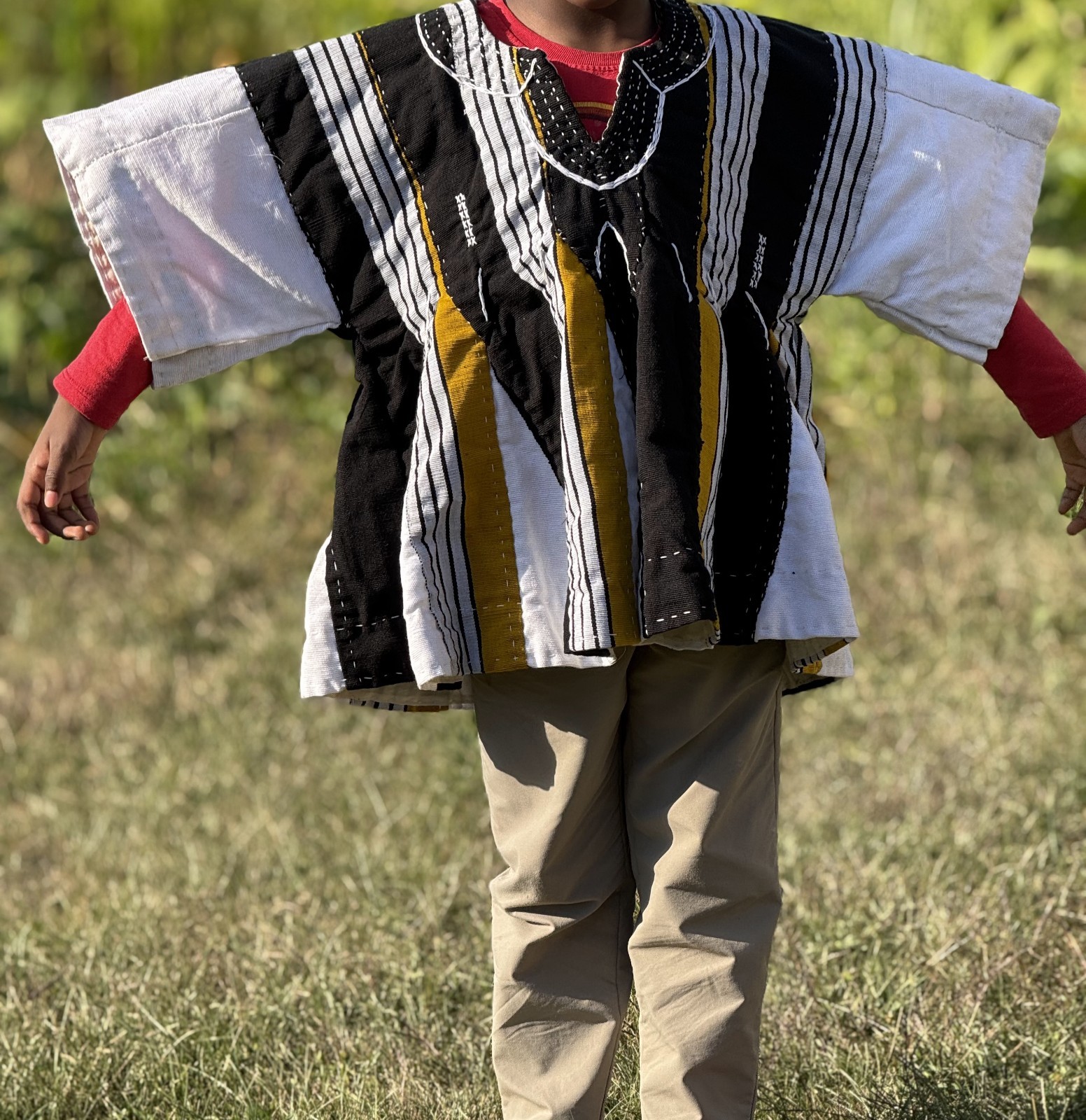 African Batakari Beautifully weaved for kids between the ages of 5 and 8 years