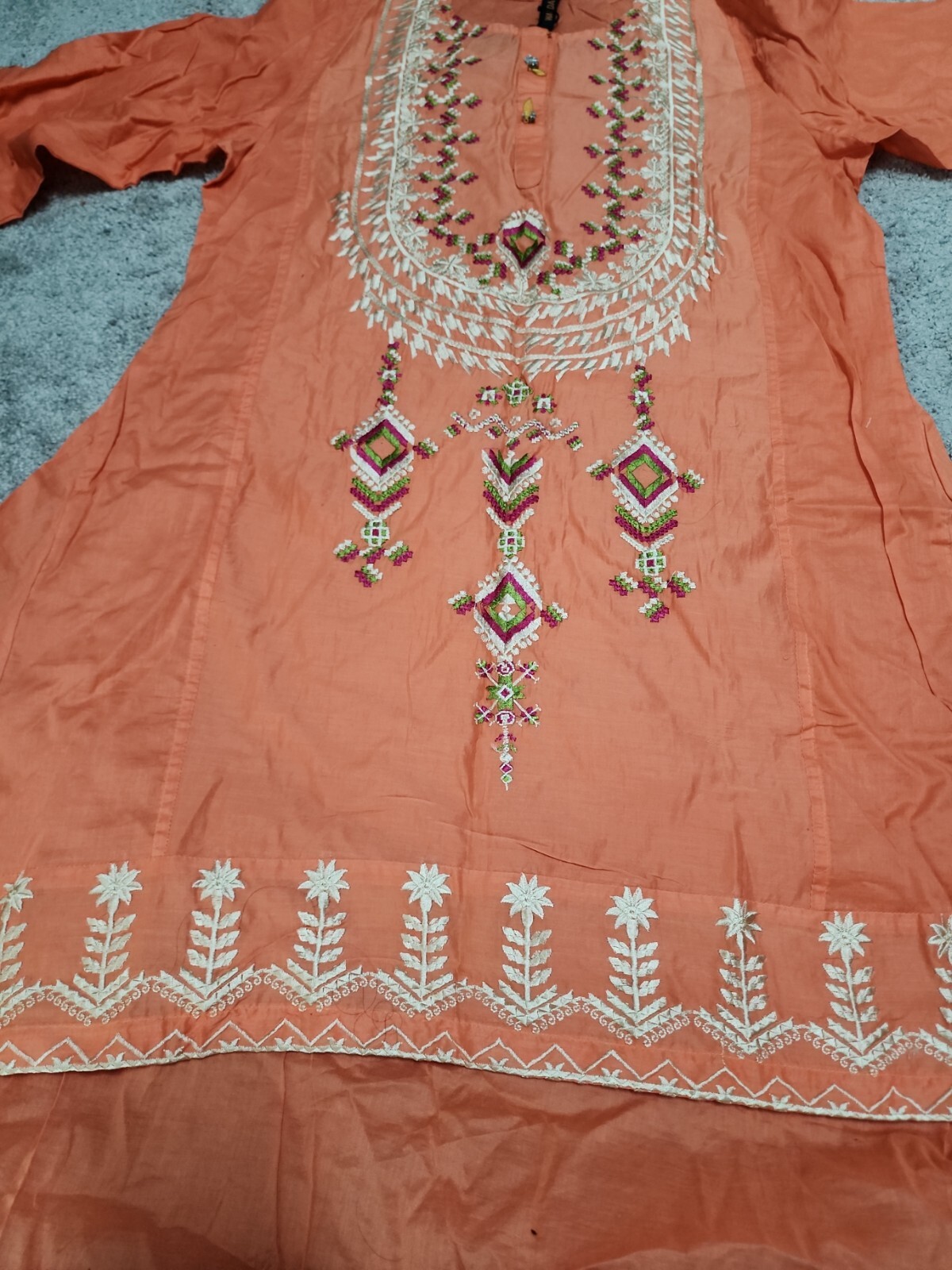 Pakistani Warda Brand Kurti Kameez Lawn Large