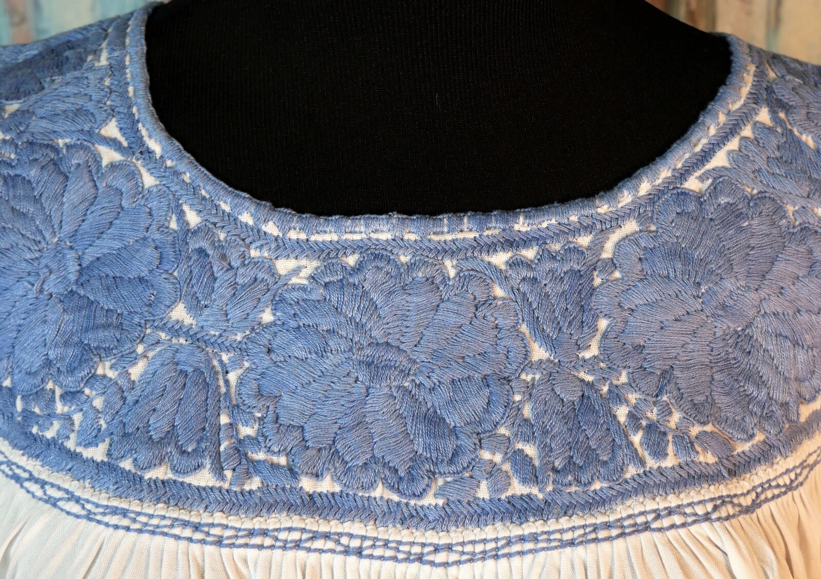 Sm Peasant Blouse Hand Embroidery Blue & White Rayon Fabric Mayan Chiapas Mexico