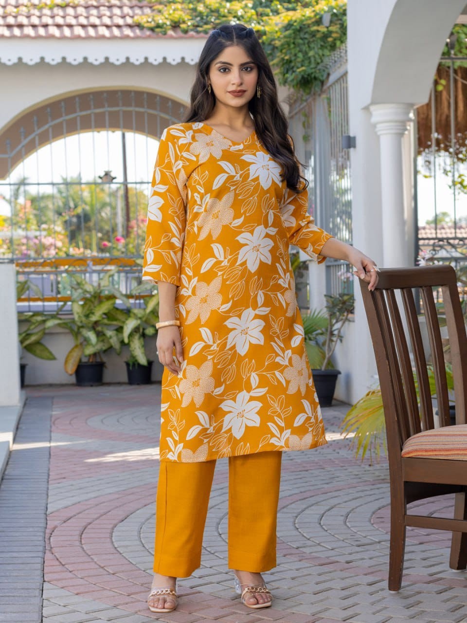 Women’ s Cotton Print Fully Stiched Cotton Blend Kurta with Pant