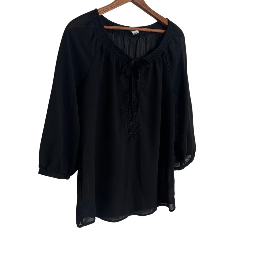Old Navy Semi Sheer Embroidered Pullover Blouse Black Size Medium
