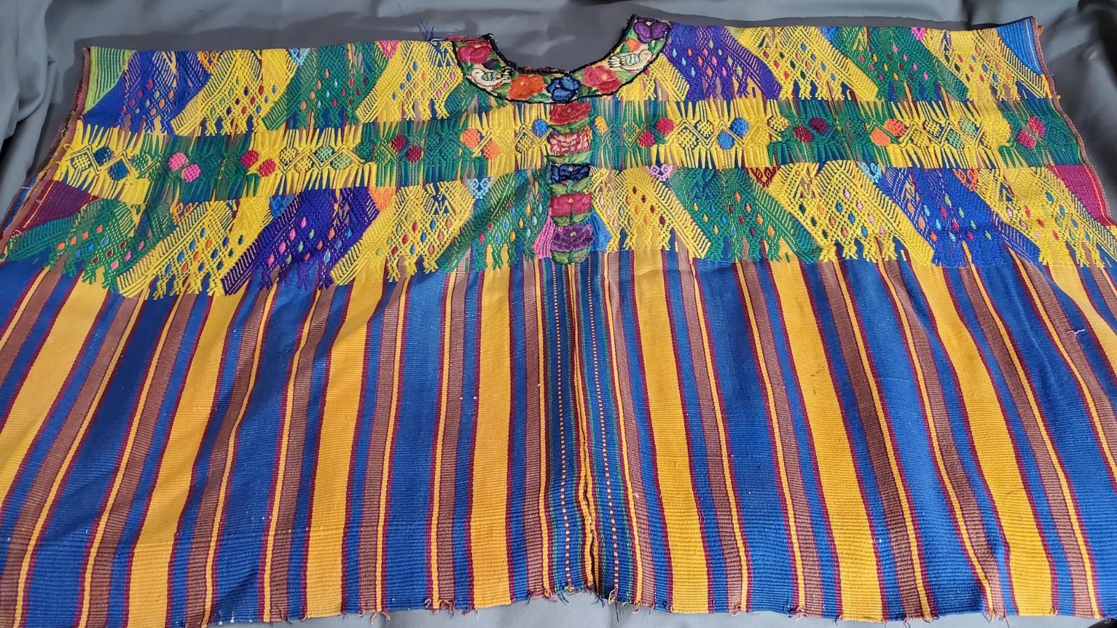 Huipil, Kaqchikel Maya Mid 20th century, cotton. Poncho Vintage