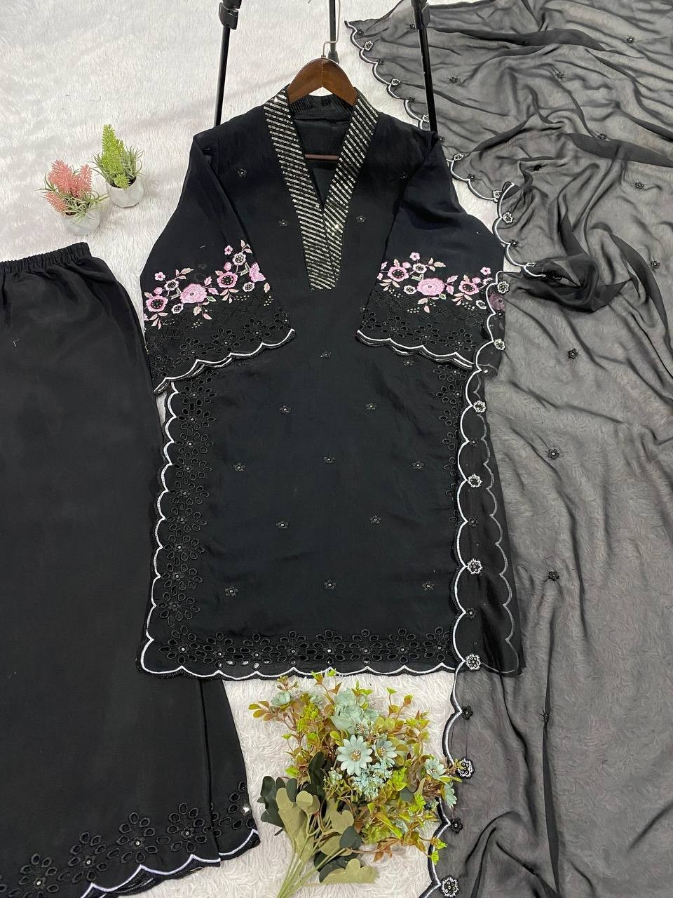 New Presenting Mal Chanderi Black Top Palazzo With Dupatta For Party Wear