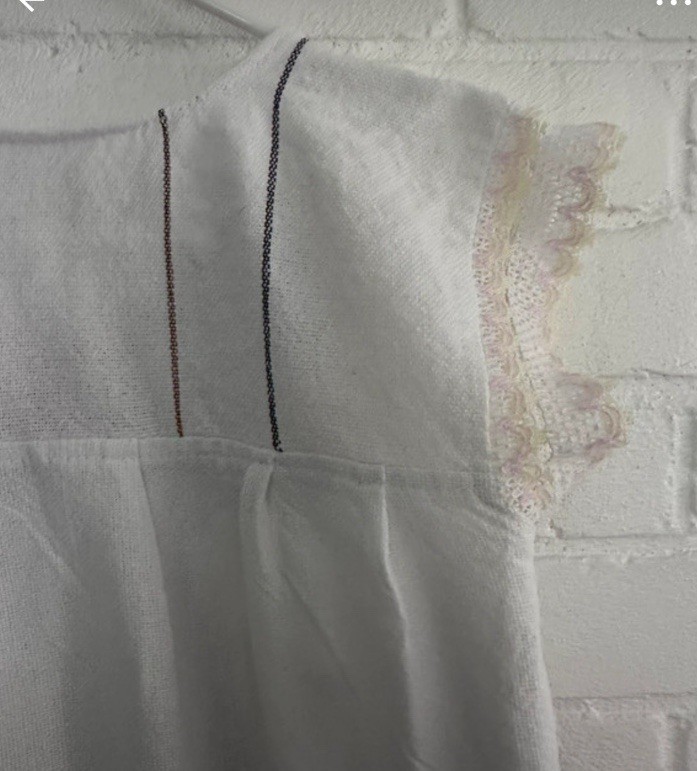 Embroidered Mexican Blouse In White Colored Flowers Size Per Measurements XS/S