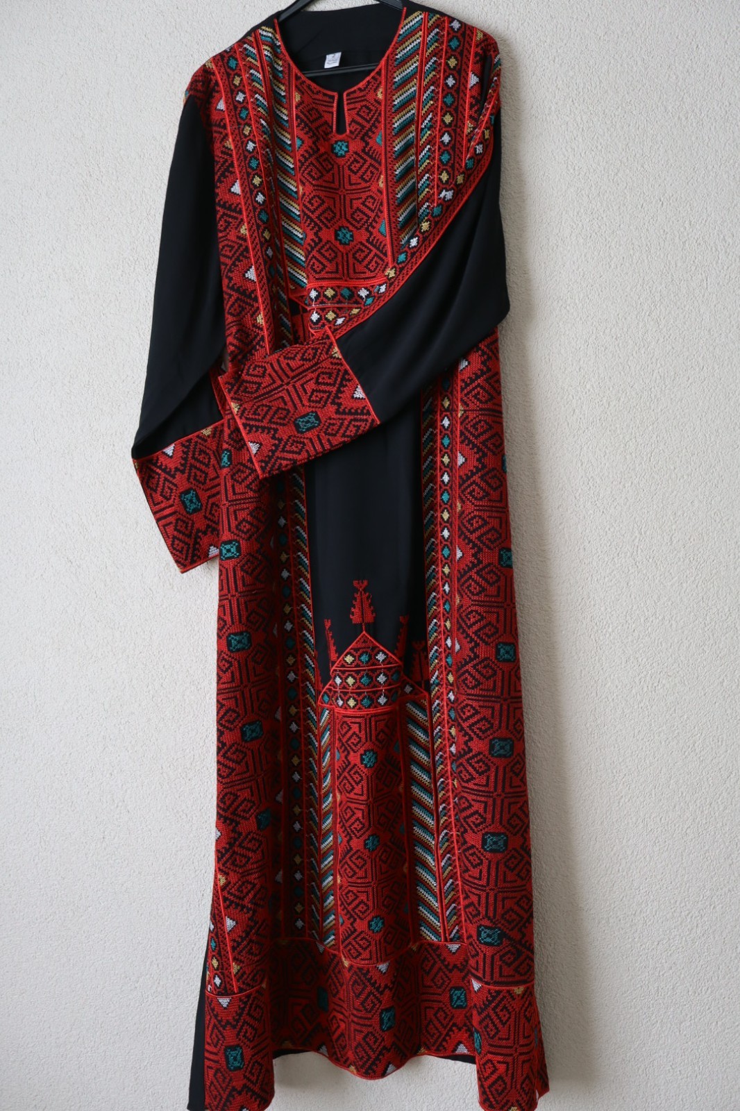 Traditional Palestinian / Jordanian Embroidered Thobe Kaftan Dress Black -ZAHIRA