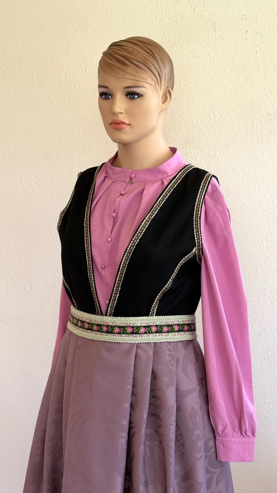 Gorgeous Lilac M-XL NORWEGIAN BUNAD FESTDRAKT Tyrihans silk scarf white shirt?