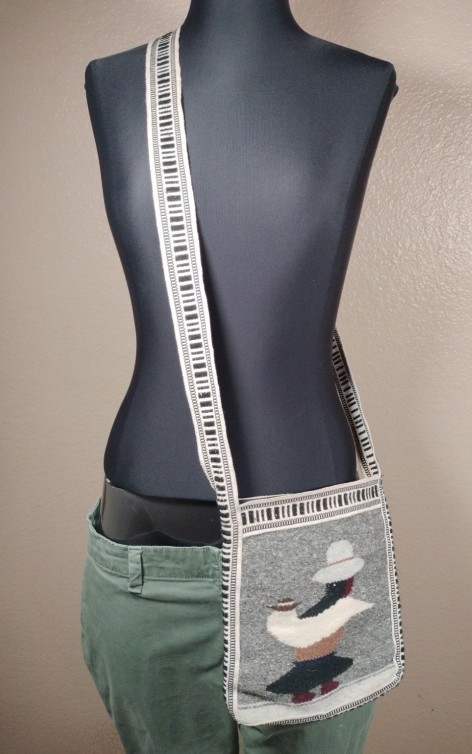 Handcrafted Artisan Crossbody 100% Wool with Zipper Unique Unisex Bag Costa Rica