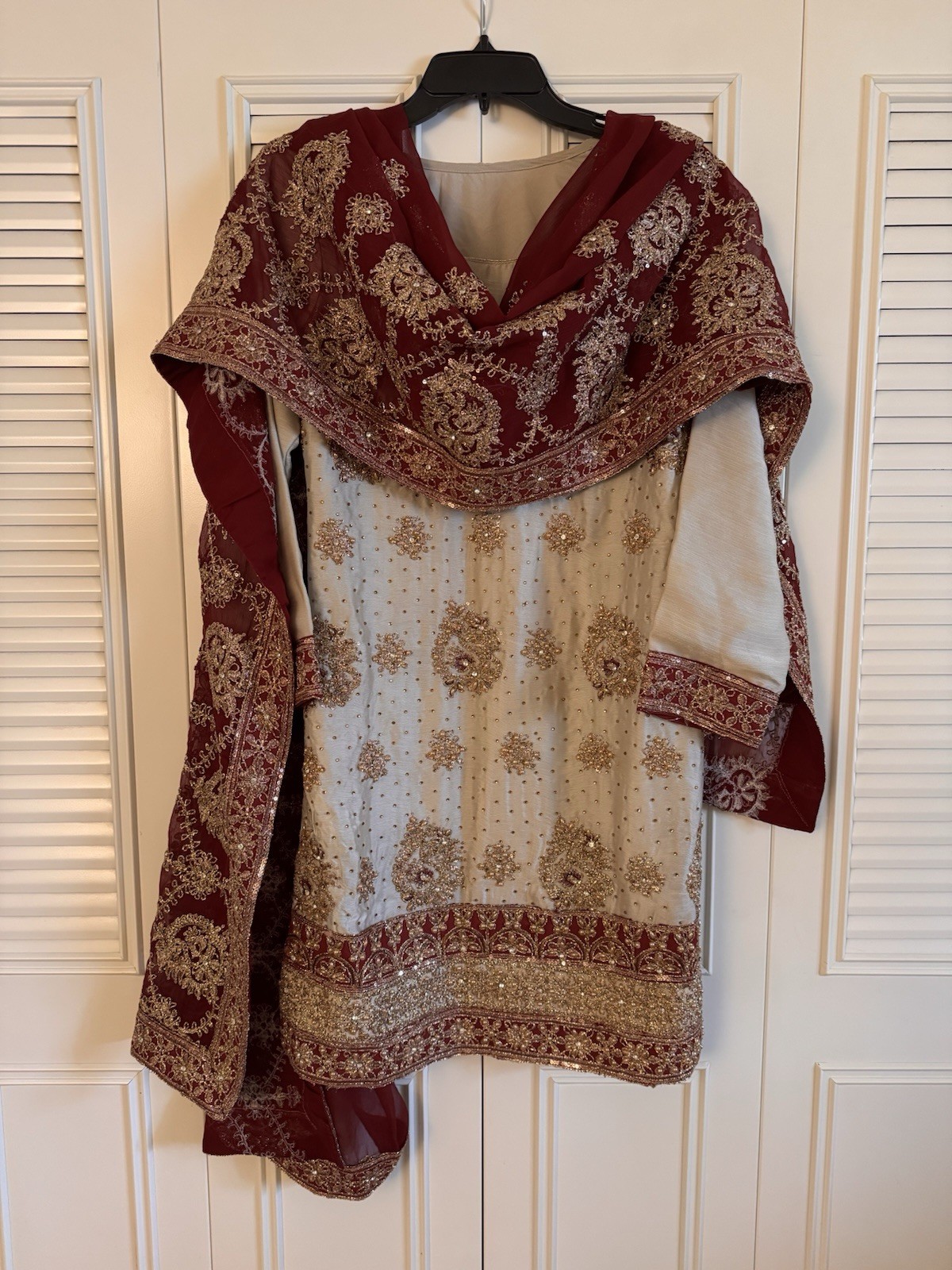 New – Heavy Embroidered Formal 3 Pcs Women’s Dress Gray Maroon Pakistani Small