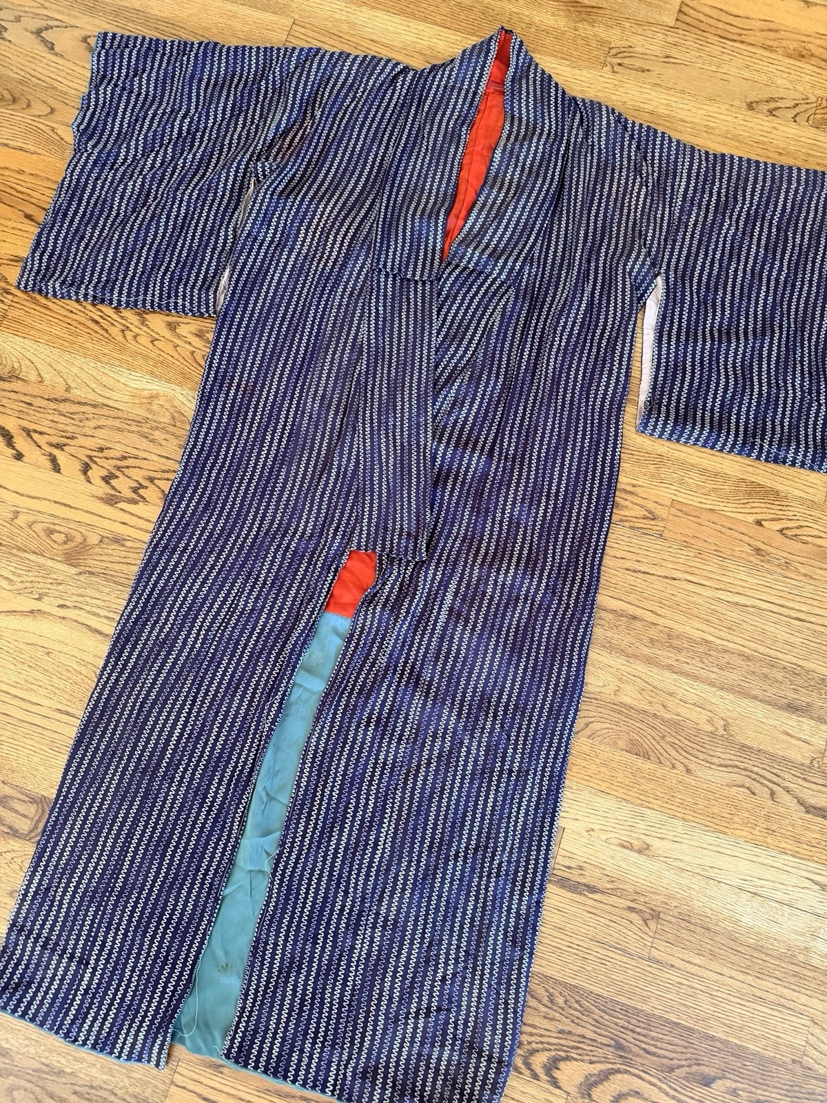 Authentic Vintage Handmade Silk blend Japanese Kimono from Mid Century