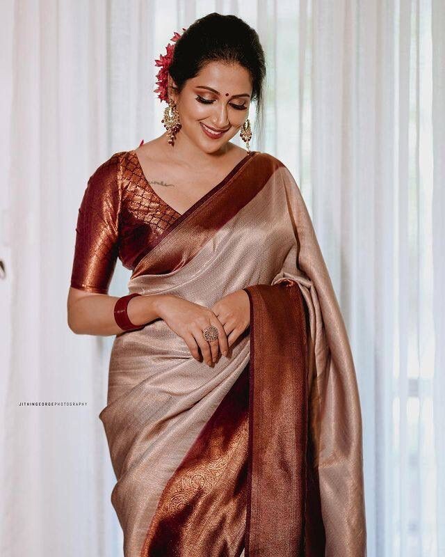 Women’s Banarasi Silk Kanjivaram Jacquard Saree With Unstitched Blouse Piece