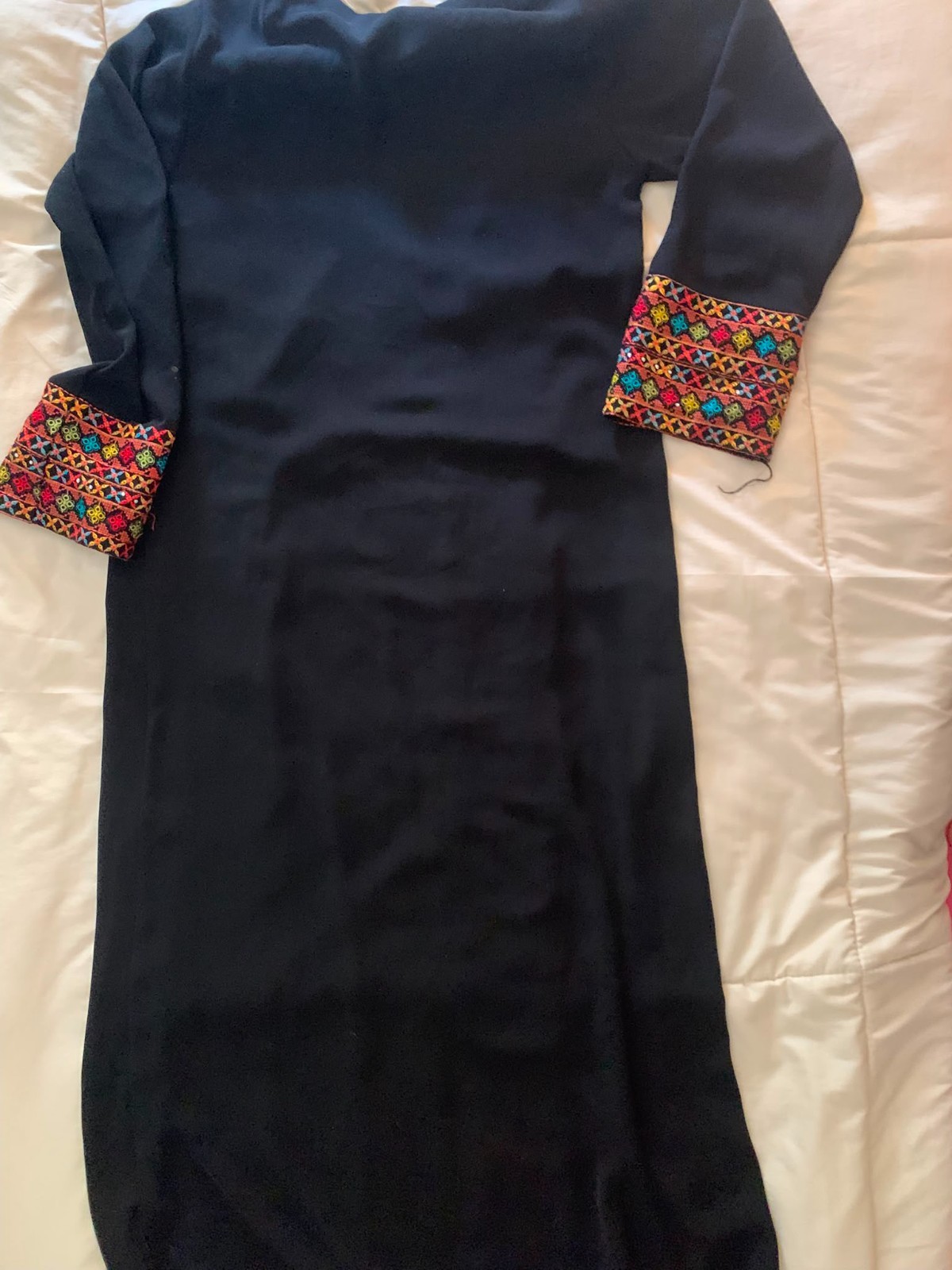 Beautiful Traditional Embroidered Thobe / Kaftan Dress – Black with Vibrant Tatr