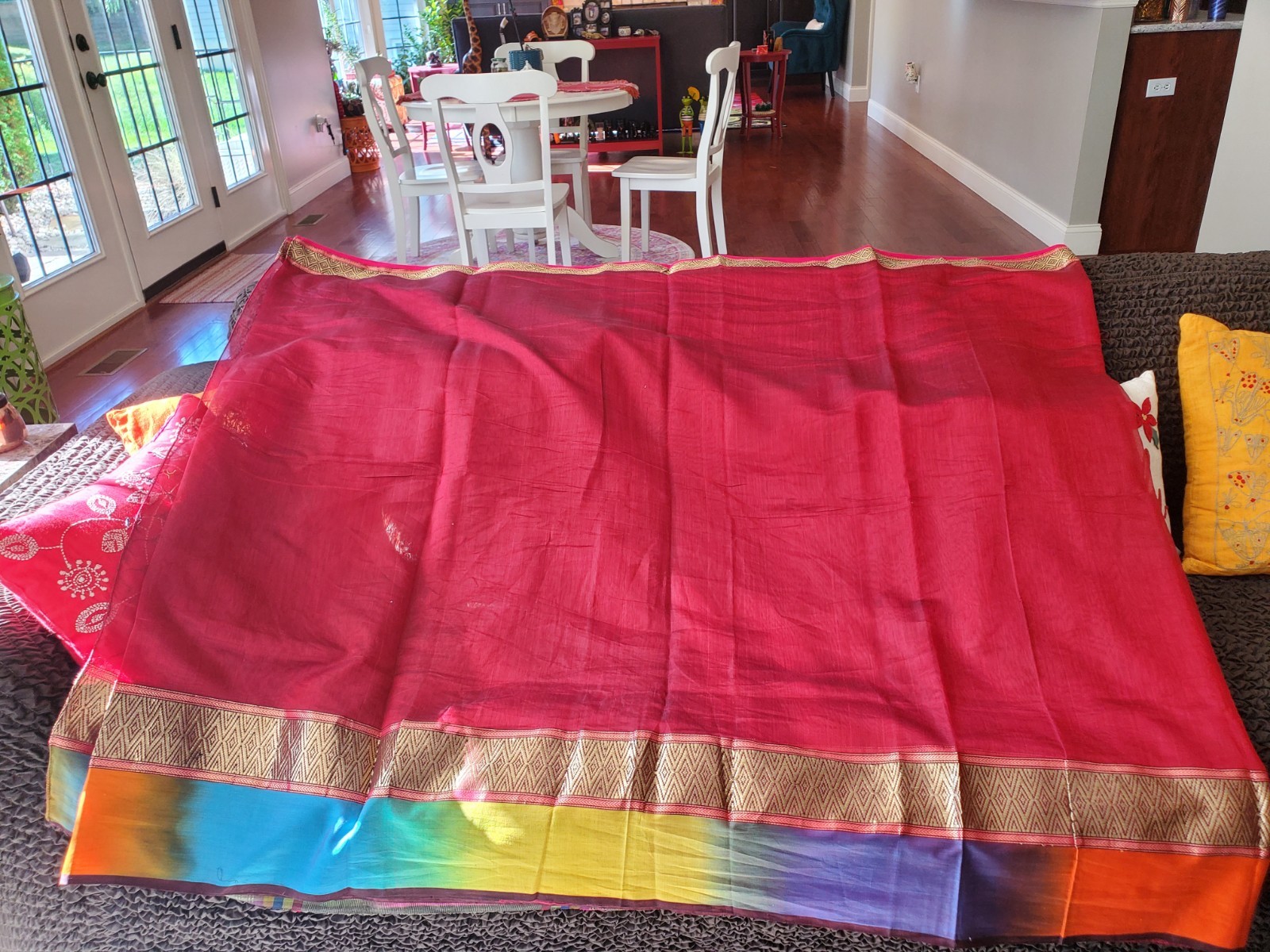 Exquisite Handloom Silk Cotton Maheshwari Saree with Designer Border