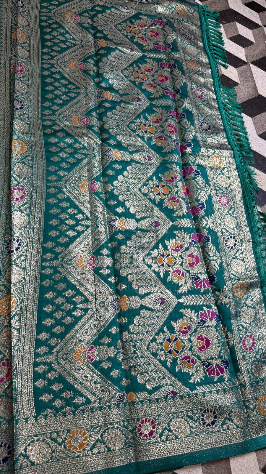 Luxury Teal Georgette Silk Saree with Intricate Floral Zari Weaving