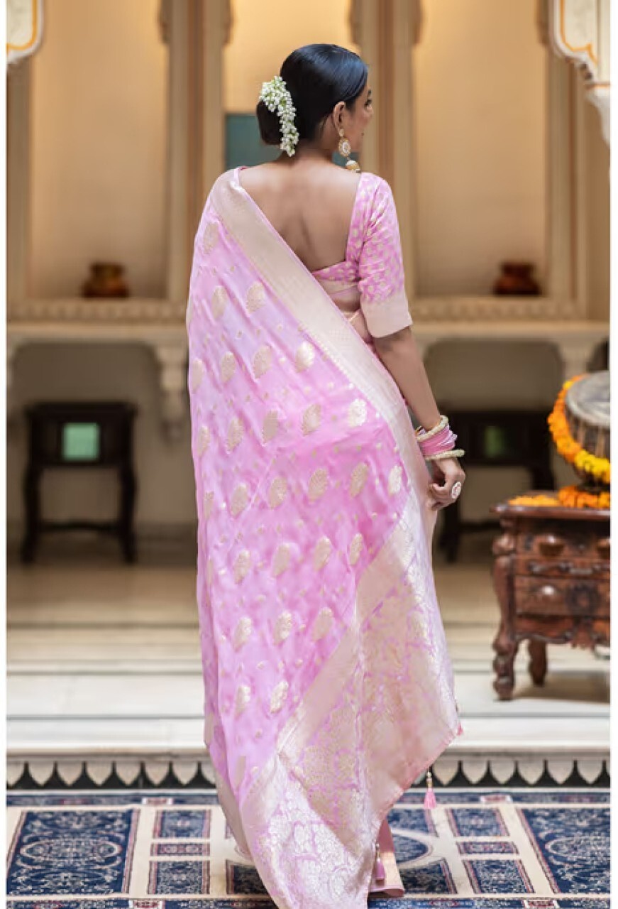 Woven Kanjivaram Pure Silk, Silk Blend Saree (Pink)