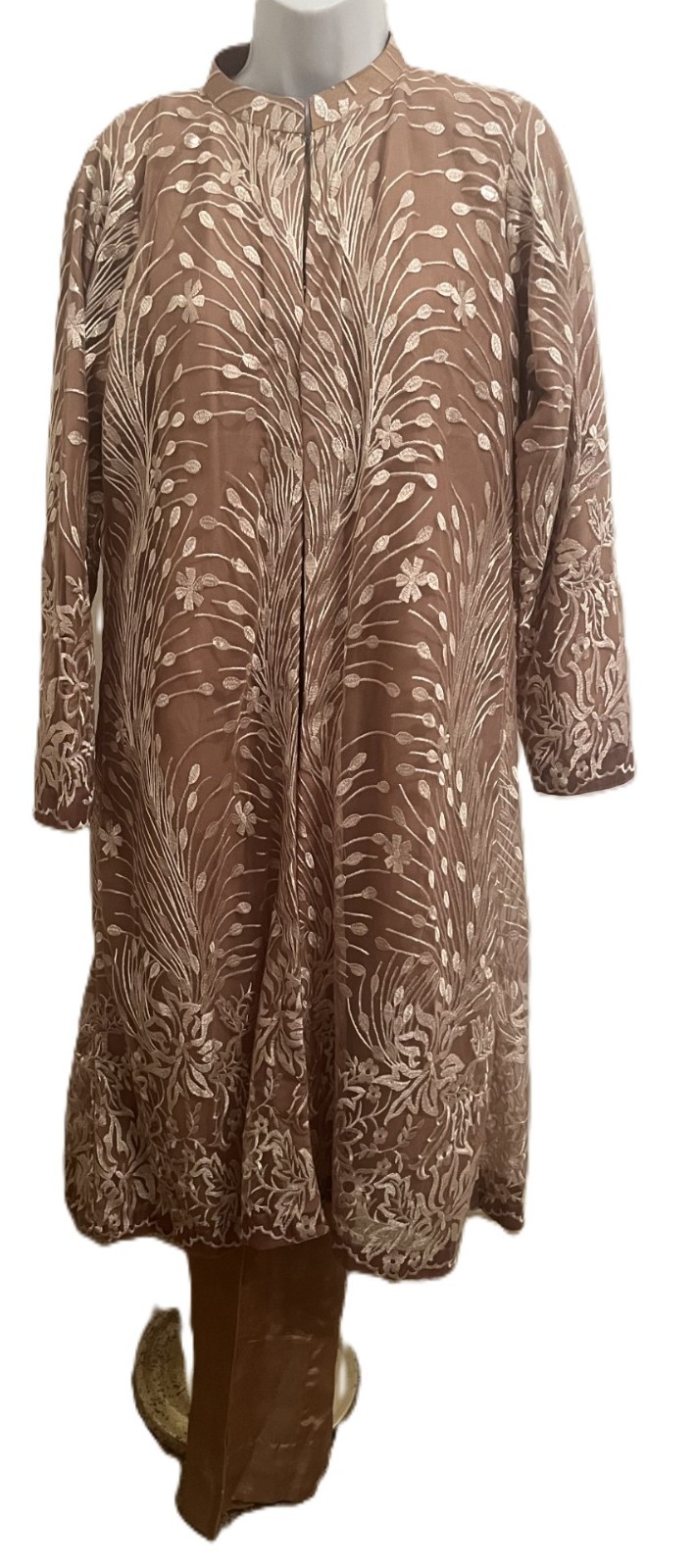 Ladies NEW 4 piece coat style Net lace with chiffon dupatta, straight pants L