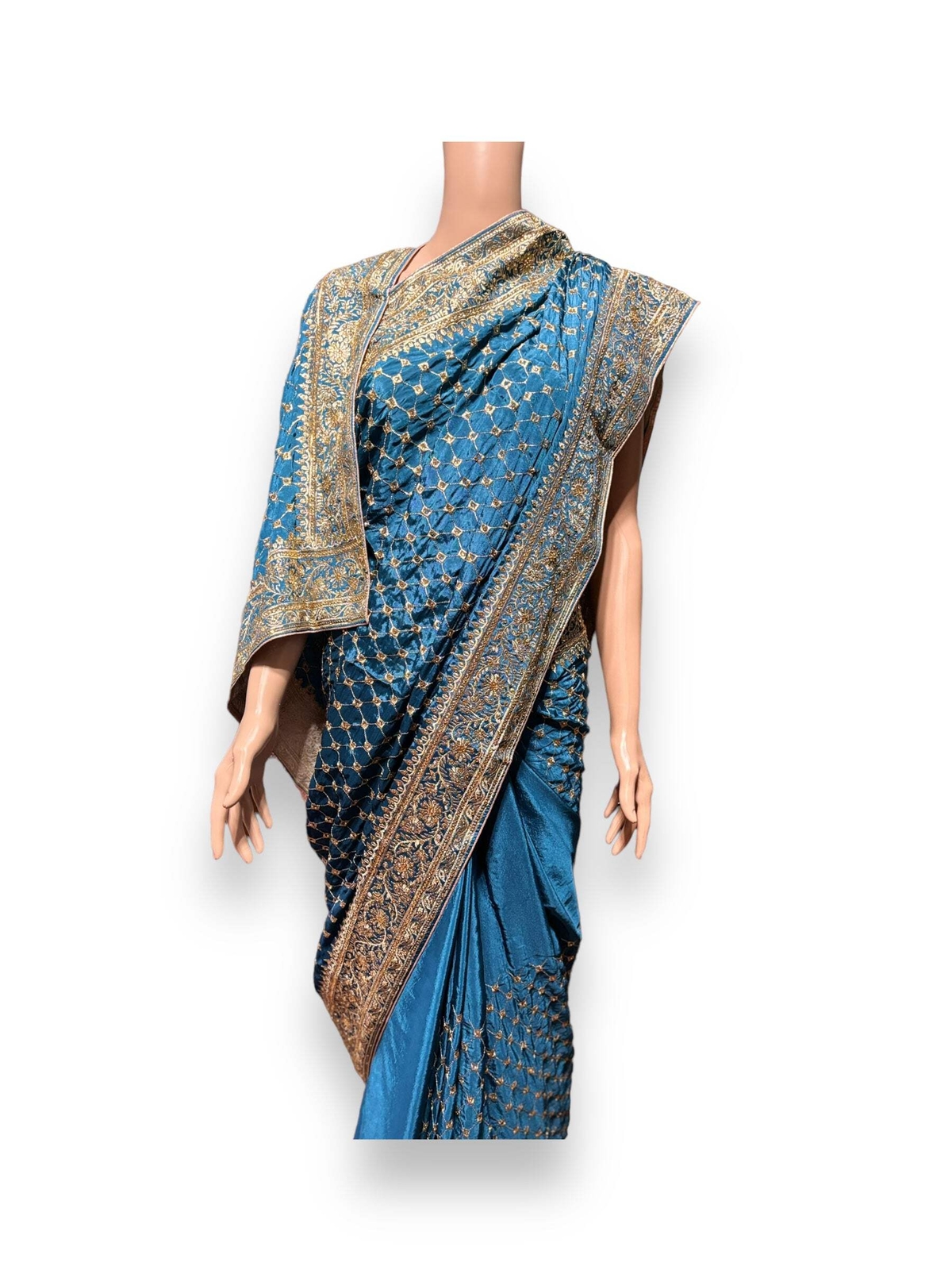 Sublime Simplicity: Traditional Designer Saree