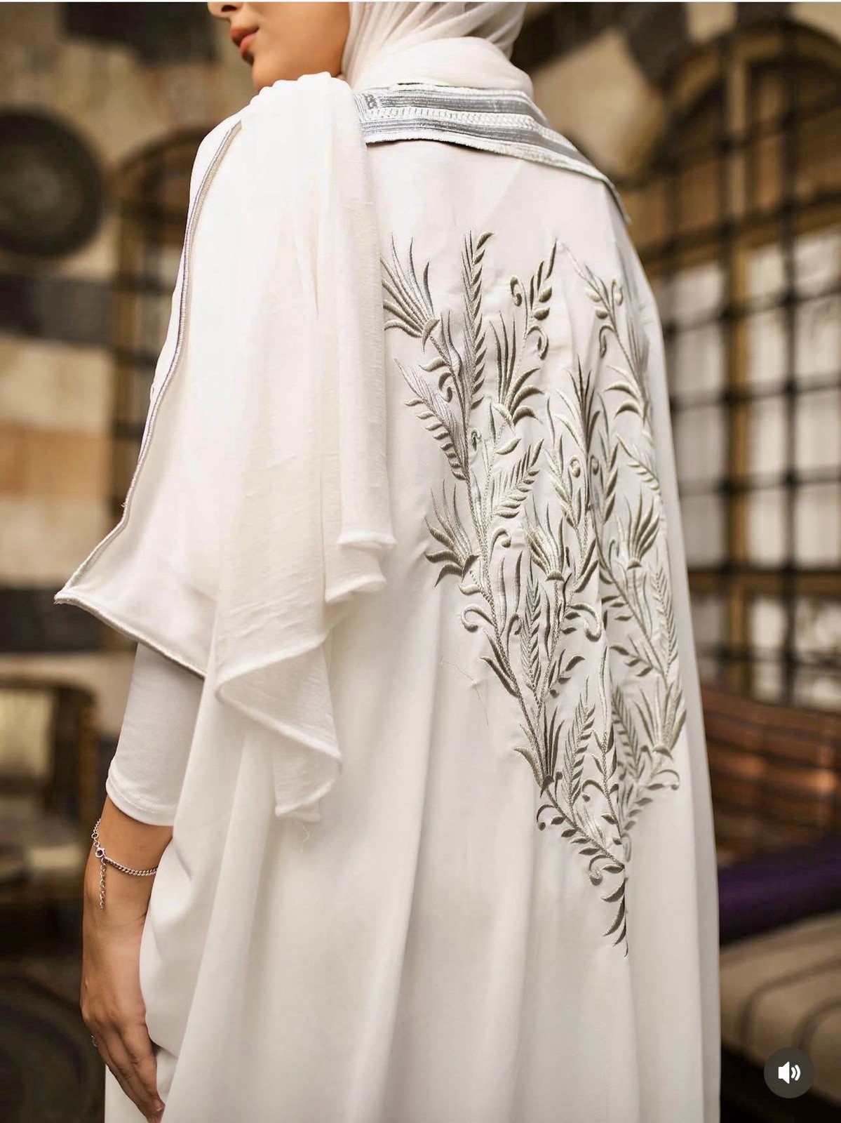 Women’s Middle Eastern Kaftan Robe Embroidered Black Gold White Blue