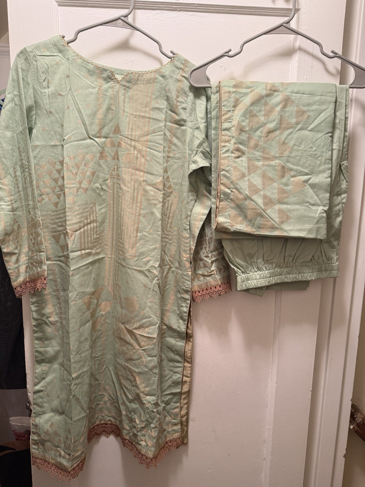 Pakistani/Indian Winter 3 Piece Shalwar Kameez