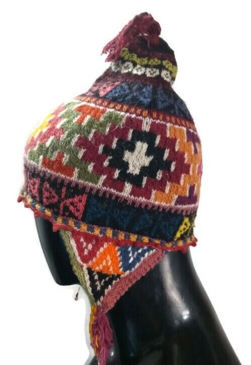 Handwoven Wool Chullo Hat with Ear Flaps – Traditional Andean Design