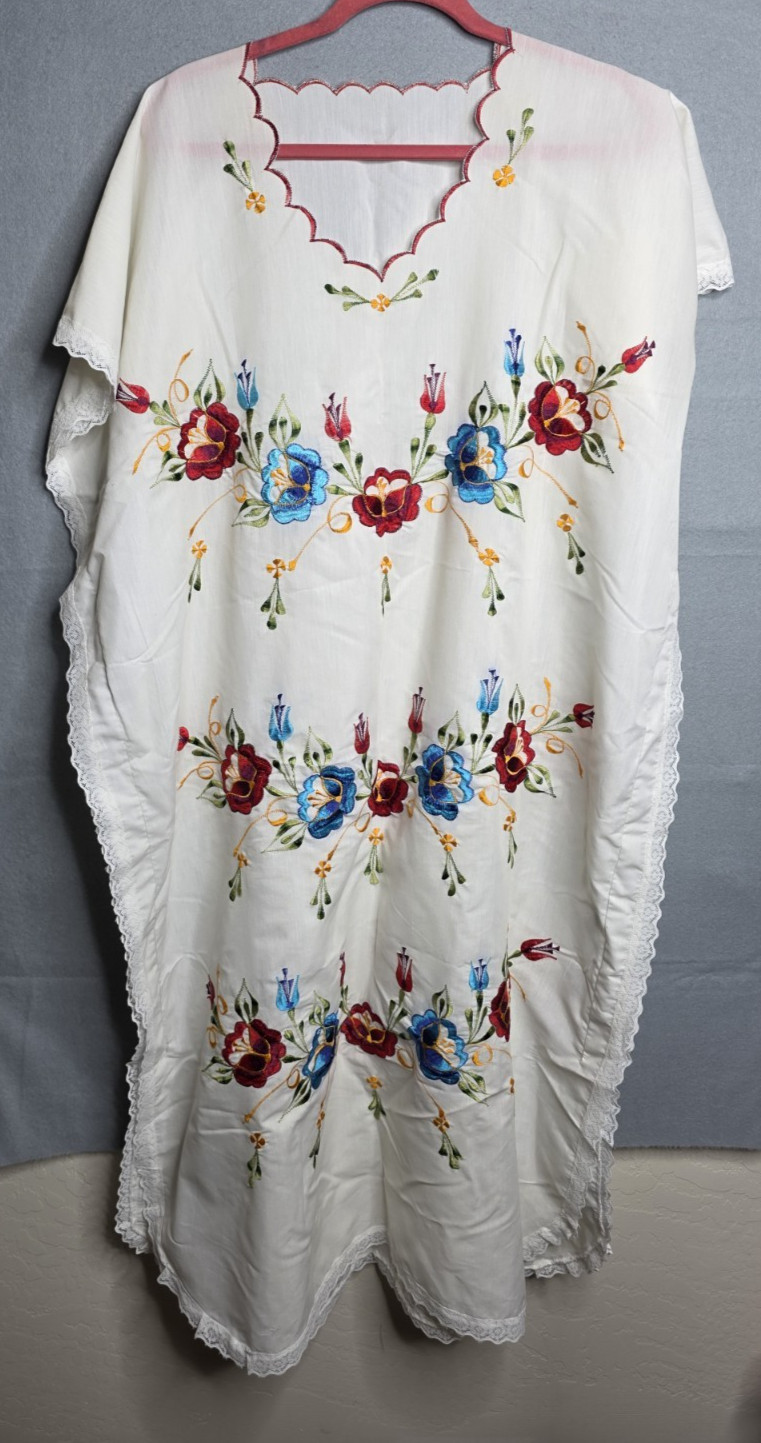 Mexico Vintage Handmade Kaftan Dress Lace Hem Embroidered Flowers Cotton Maxi
