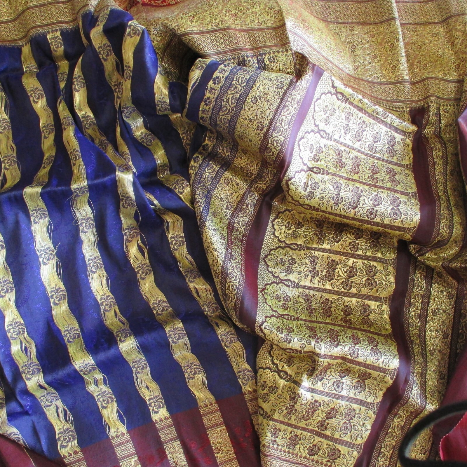 PURPLE Gold Pure SILK MAGNIFICENT Sari BROCADE Fabric RARE Panels DRAPES Curtain