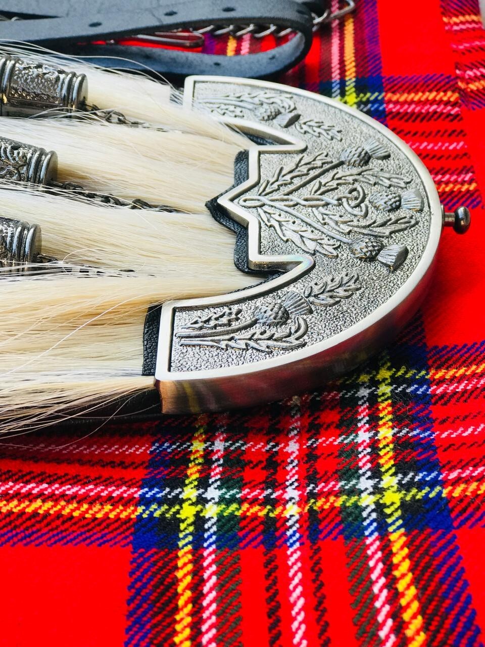 WHITE 100% ORIGINAL HORSE HAIR SPORRAN THISTLE CANTLE BAGPIPER KILT LONG SPORRAN
