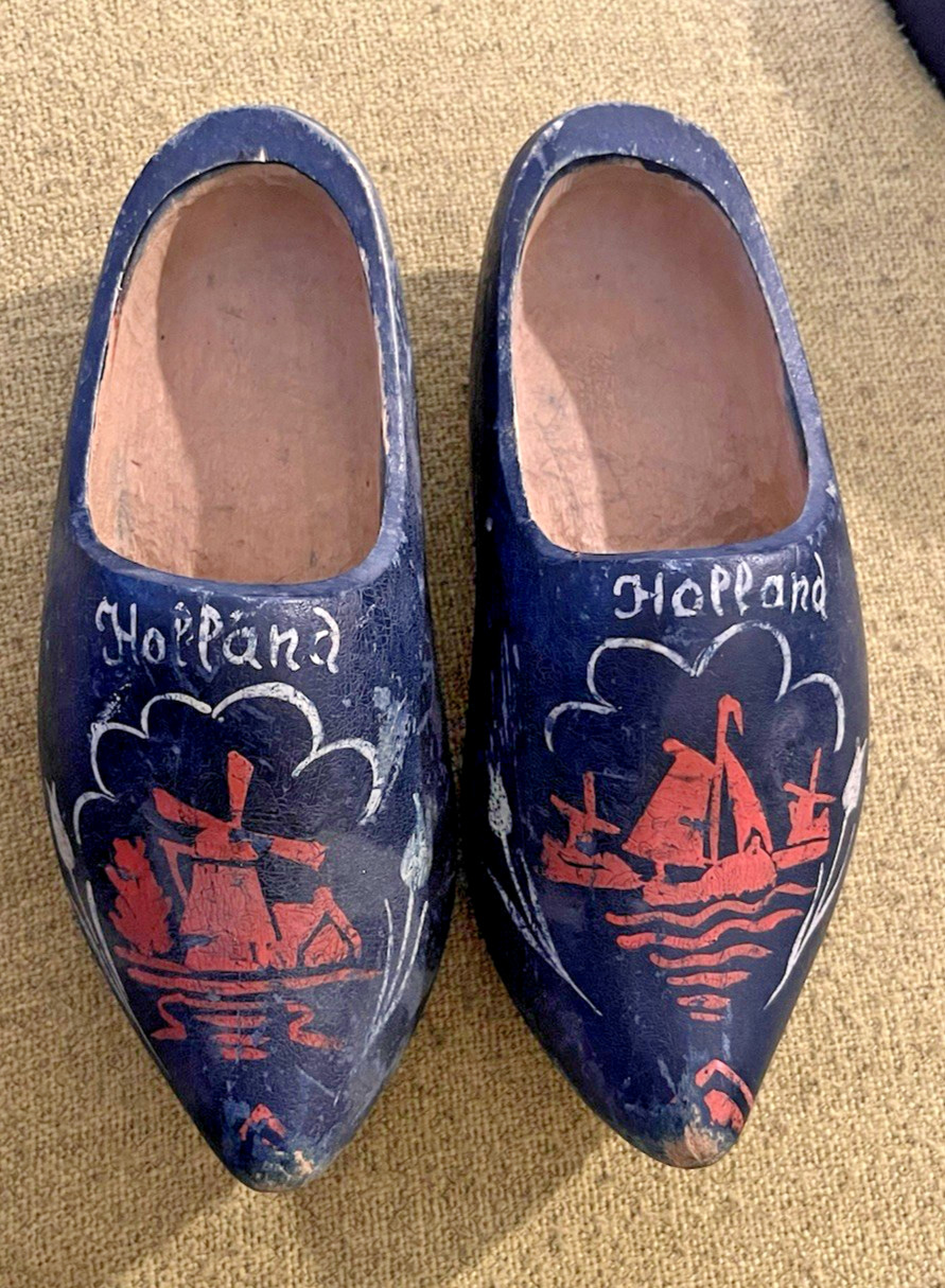 Vintage St Maarten Hand Painted Wooden Clogs Caribbean Souvenir Blue Pair