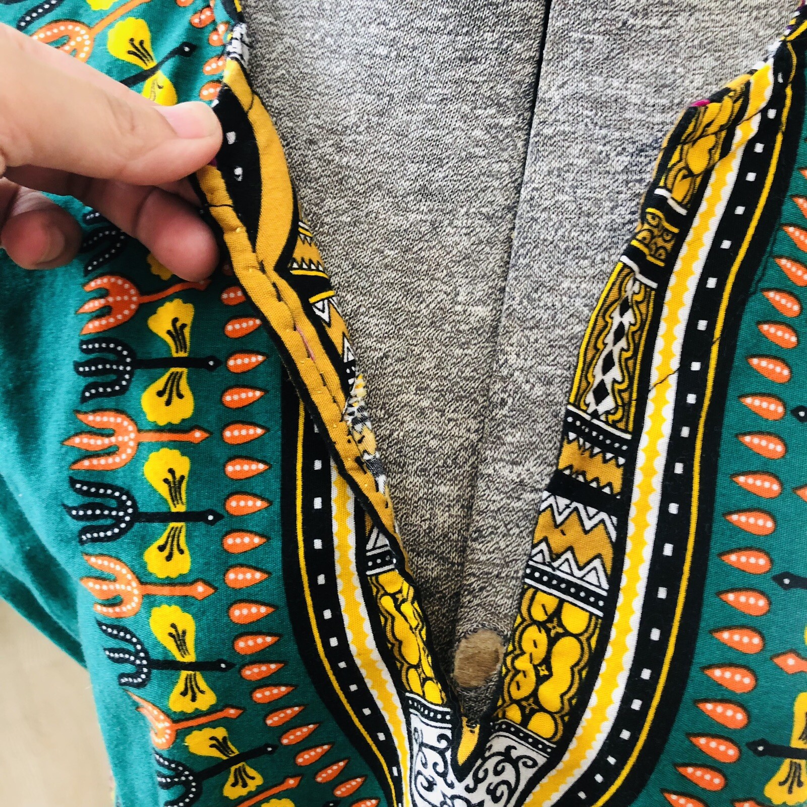 AFRICAN DASHIKI Shirt Top WOMENS Size Small Colorful Beach Boho Hippie V Neck