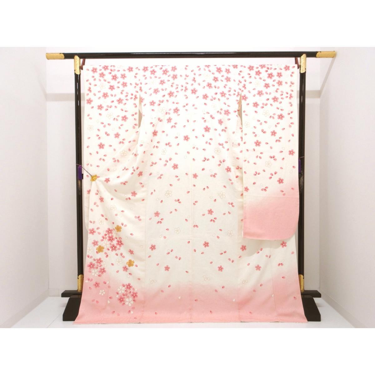 Authentic Japanese Kimono with Yuzen dyeing, gold leaf processing, and embro…